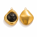Charm din inox placat cu aur waterproof „Hestia” – Căldura interioară